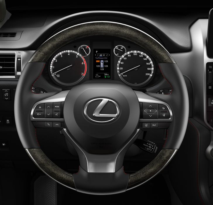 Интерьер Lexus GX 460
