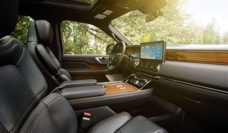 Интерьер Lincoln Navigator