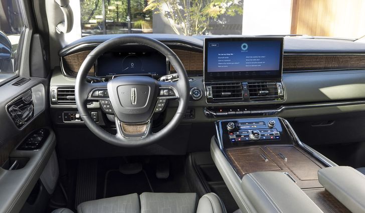 Интерьер Lincoln Navigator