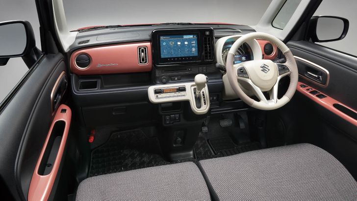 Интерьер Suzuki Wagon R Smile