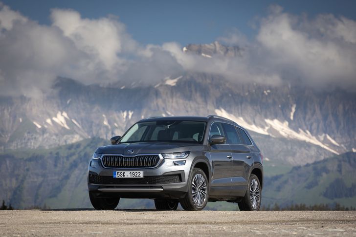 Компания Skoda объявила скидки на свои автомобили в России в октябре 2021 года