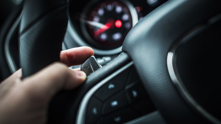 Водителям в РФ перечислили шесть ненужных автомобильных опций в 2021 году