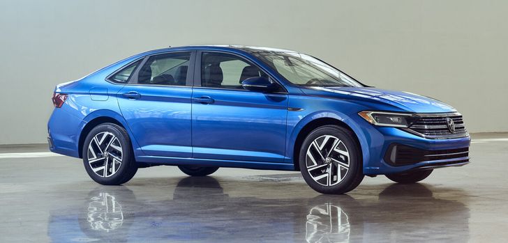 Бренд Volkswagen представил обновленный седан Jetta 2022 модельного года