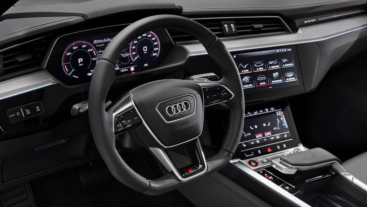 Интерьер Audi e-Tron S