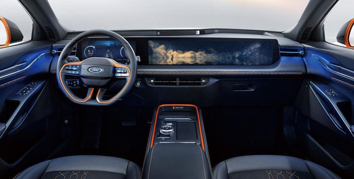 Интерьер Ford Evos