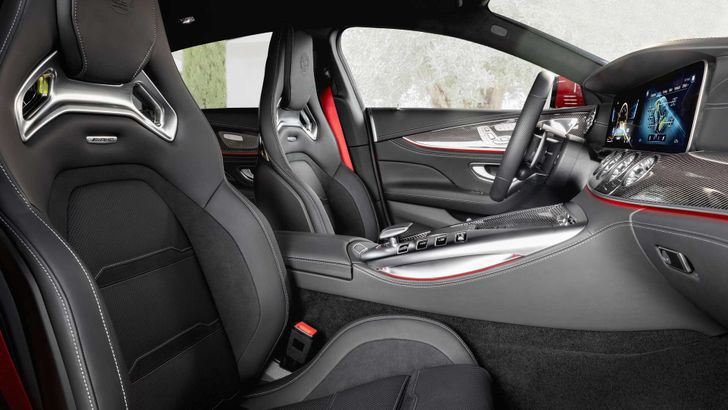 Интерьер Mercedes-AMG GT 63 S E Perfomance