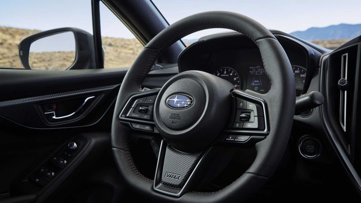 Интерьер Subaru WRX