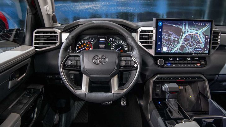 Интерьер Toyota Tundra