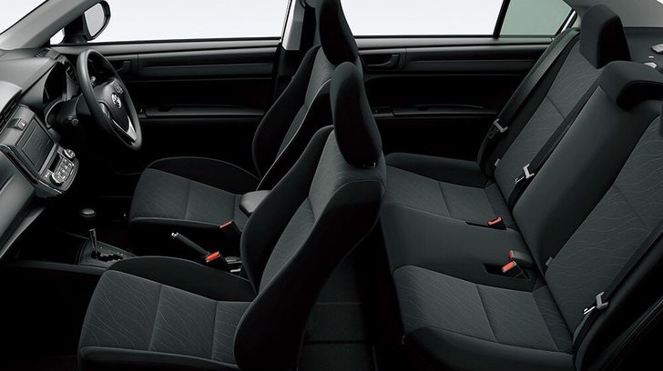 Салон Toyota Corolla Axio