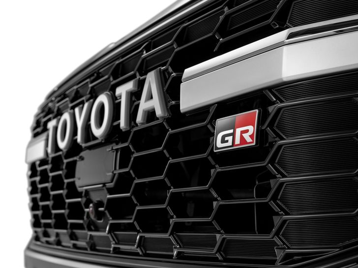 Toyota Land Cruiser GR Sport