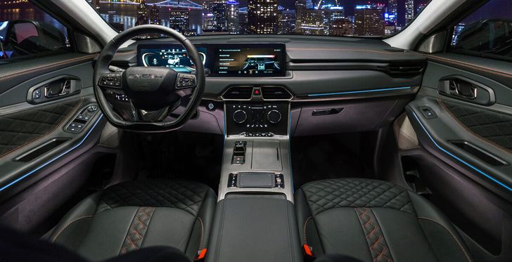 Интерьер Exeed TXL