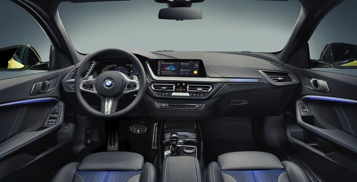 Интерьер BMW M135i