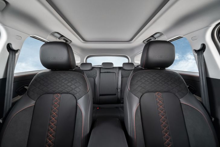 Интерьер Exeed TXL