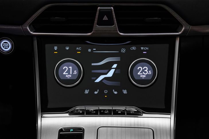 Интерьер Exeed TXL