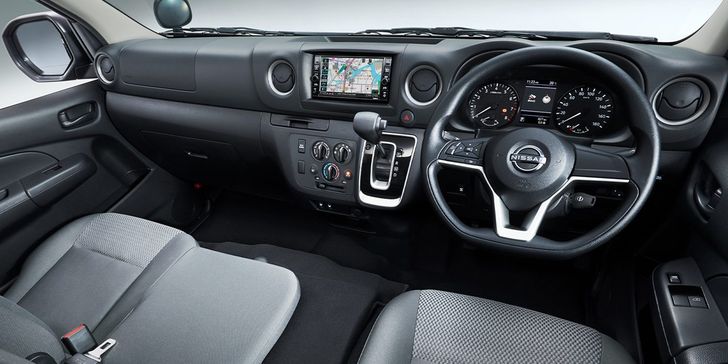 Интерьер Nissan Caravan