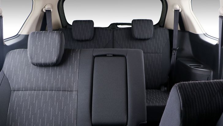 Интерьер Toyota Rumion