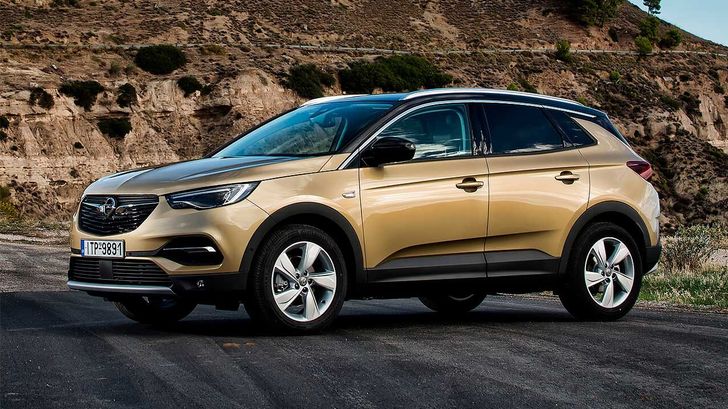 Сразу три мировых автогиганта в июле не продали в России ни одного автомобиля