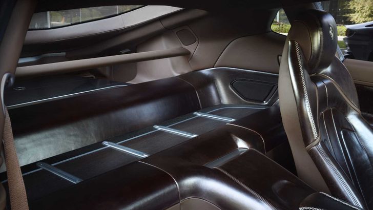 Интерьер Ferrari BR20