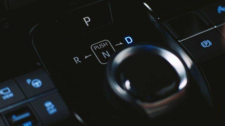 Интерьер Subaru Solterra