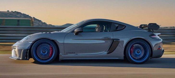 Porsche 718 Cayman GT4 RS