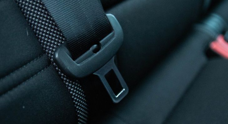 Ремень безопасности