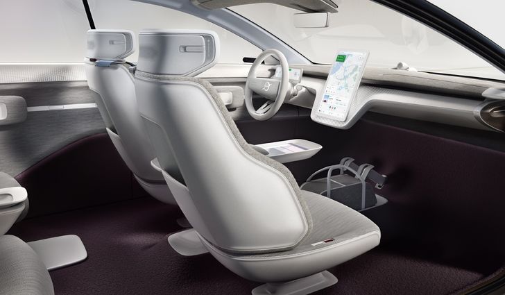 Салон Volvo Recharge Concept