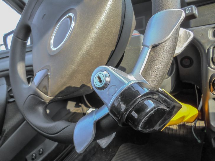 Блокиратор рулевого колеса