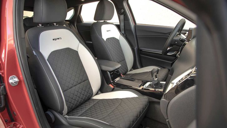 Интерьер Kia ProCeed