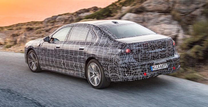 Прототип BMW i7