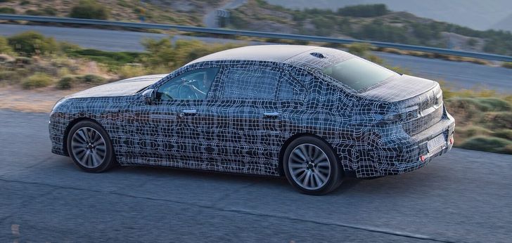 Прототип BMW i7