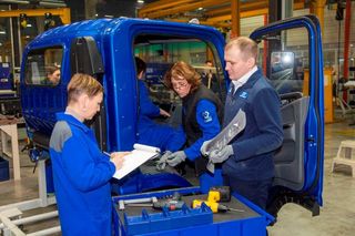 Сборка кабины «Компаса»