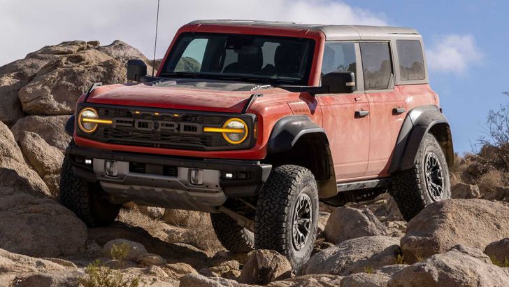Компания Ford представила новый внедорожник Ford Bronco Raptor для авторынка США