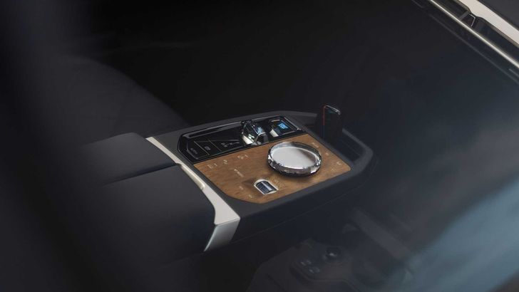 Интерьер BMW iX M60