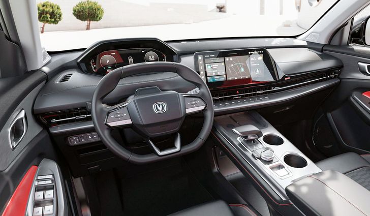 Интерьер Changan CS55 Plus