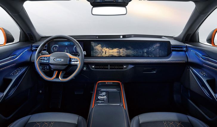 Интерьер Ford Evos