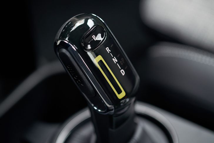 Интерьер MINI Cooper SE