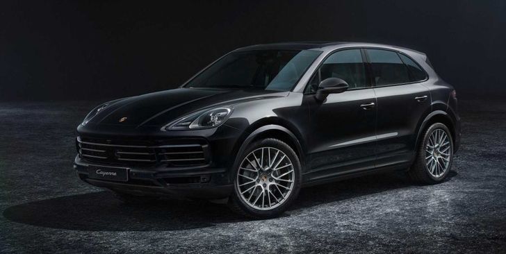 Компания Porsche представила спецверсию кроссовера Cayenne Platinum Edition для рынка РФ