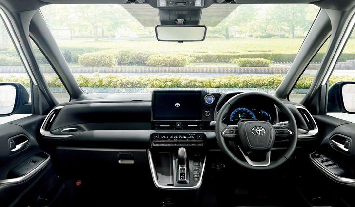 Интерьер Toyota Noah