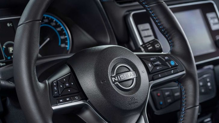 Интерьер Nissan Leaf