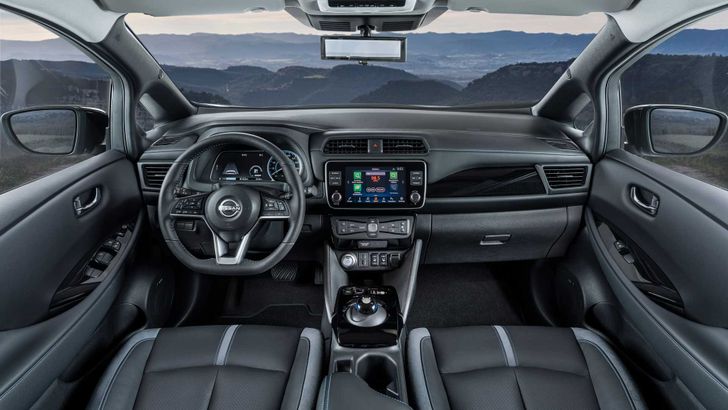 Интерьер Nissan Leaf