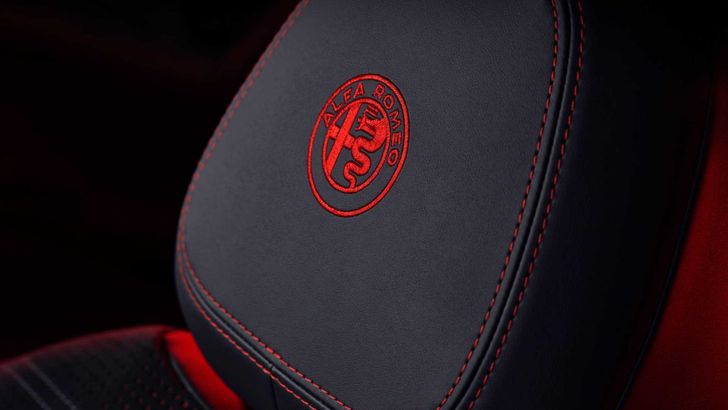 Интерьер Alfa Romeo Tonale