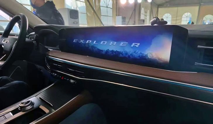 Салон обновленного Ford Explorer