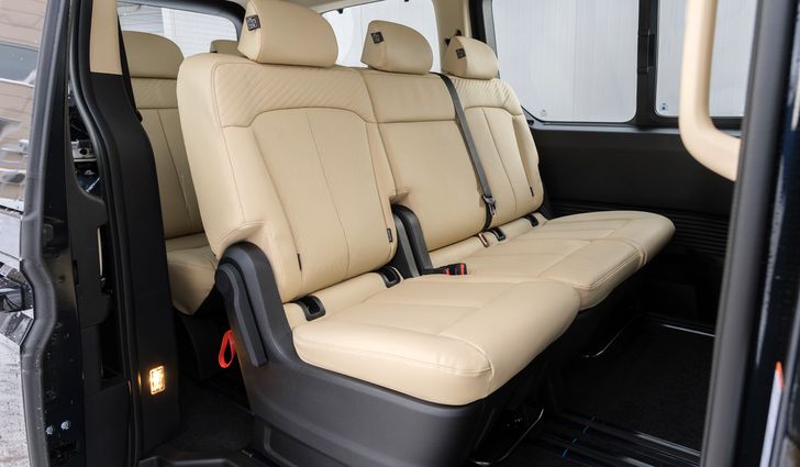 Интерьер Hyundai Staria