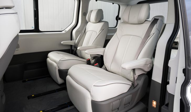 Интерьер Hyundai Staria