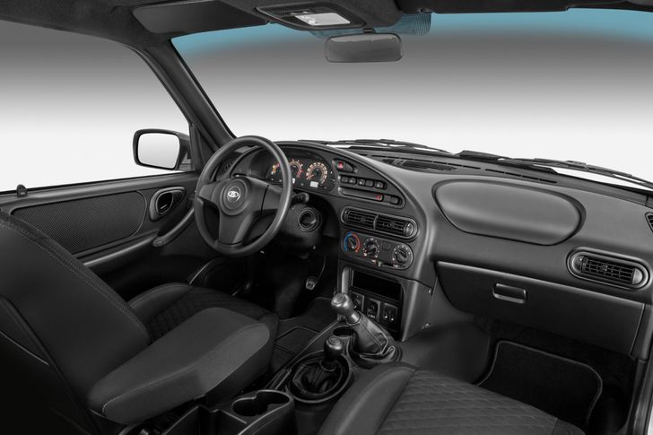 Интерьер LADA Niva Travel Black