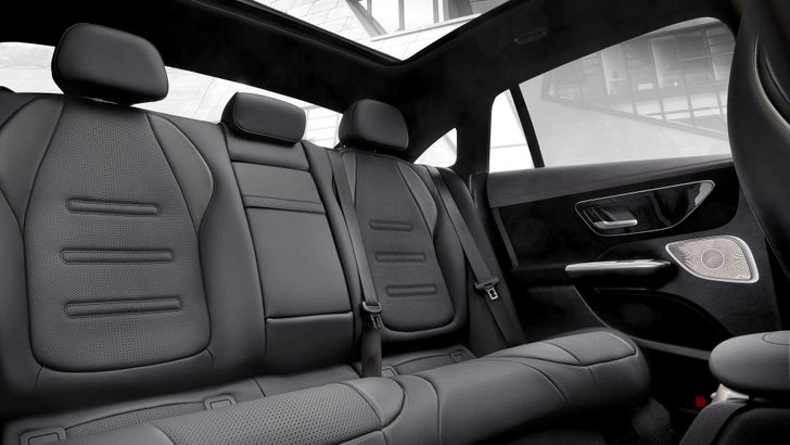 Салон Mercedes-AMG EQE 53 4Matic