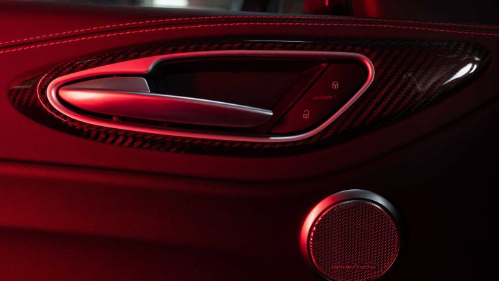 Интерьер Alfa Romeo Giulia Estrema