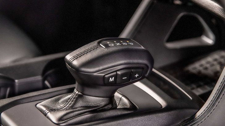 Интерьер Ford Everest