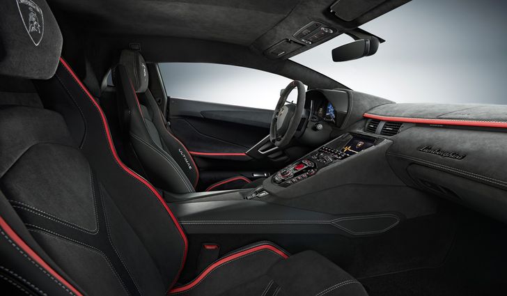 Интерьер Lamborghini Aventador Ultimae