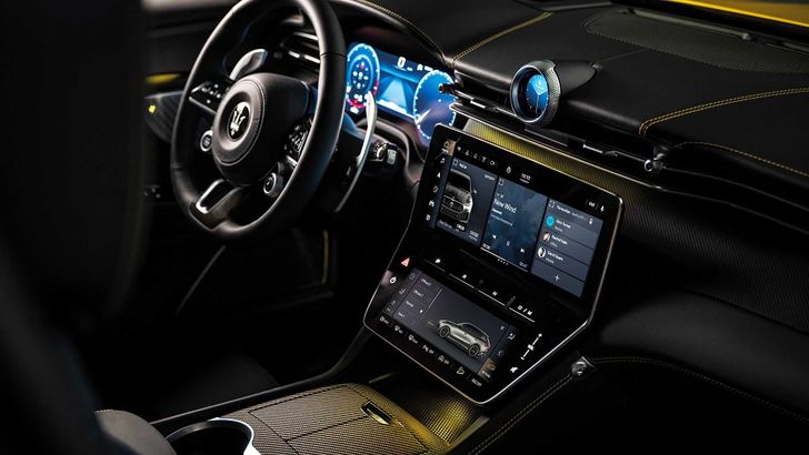 Интерьер Maserati Grecale